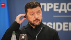EuropeTrouble brewing for Zelenskyy? Ex-defence minister calls for wartime polls