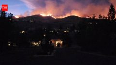 USNevada wildfire: 90,000 people face evacuation as state of emergency declared