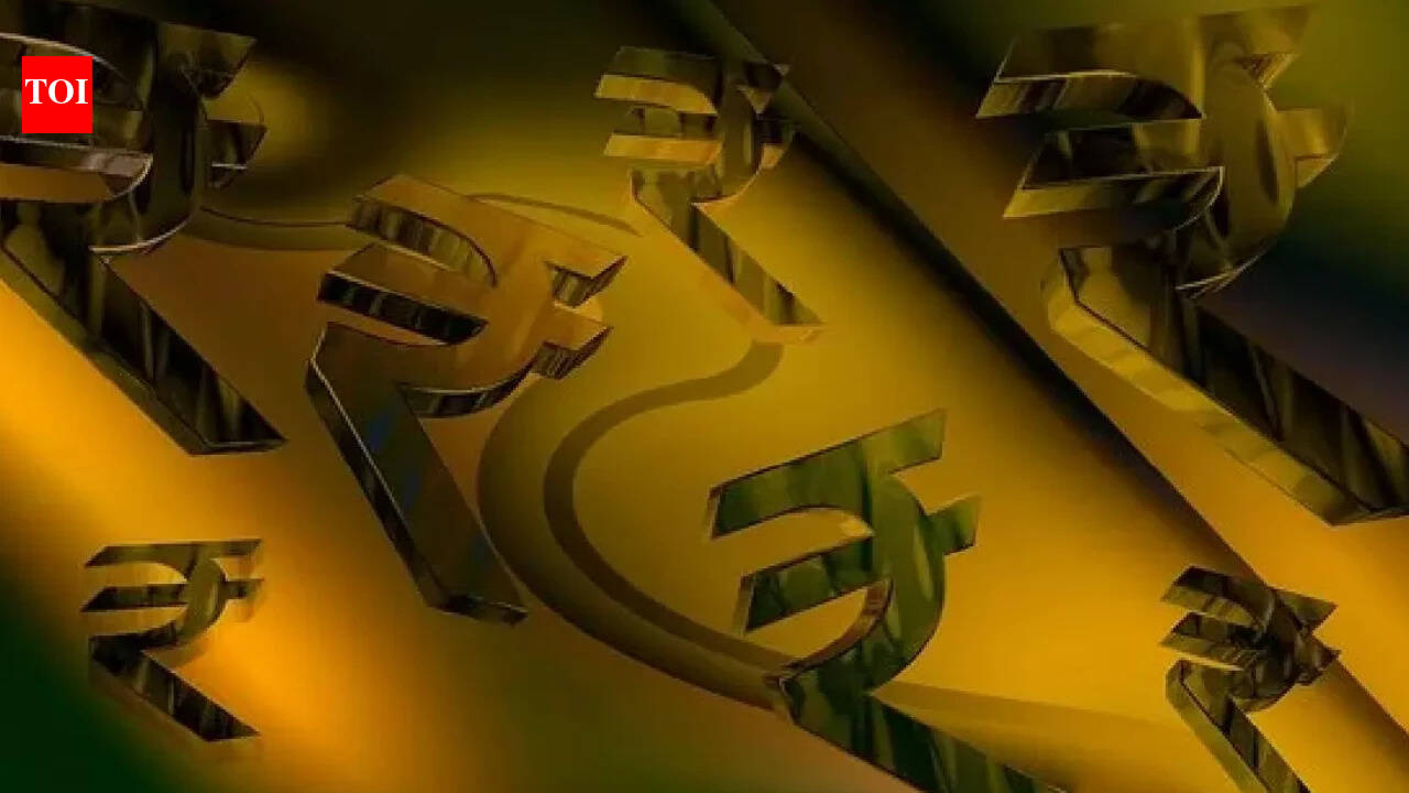 India BusinessRupee climbs to 95.64 against US dollar; Iran sanctions, crude prices in focus