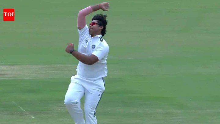 NewsVaibhav Sooryavanshi hits back with 2 wickets in 4 balls in Duleep Trophy – WATCH