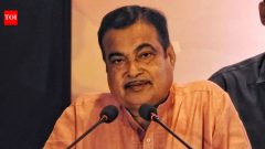 IndiaNo intention to quit politics, Nitin Gadkari clarifies