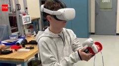 14-year-old gamer builds adaptive VR controller after standard one didn't work