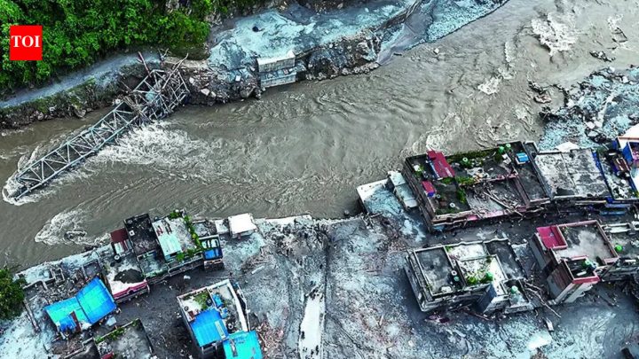 IndiaIndia has 7,500 Himalayan glacial lakes, 200 are high risk amid flood fears