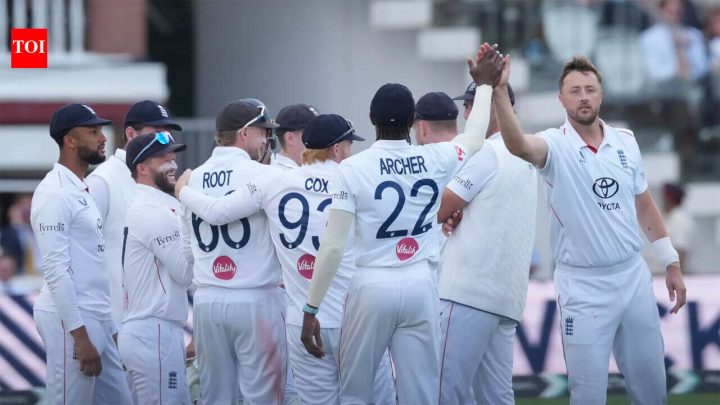 News2nd Test: England thrash Pakistan by 194 runs at Lord’s to take 2-0 series lead
