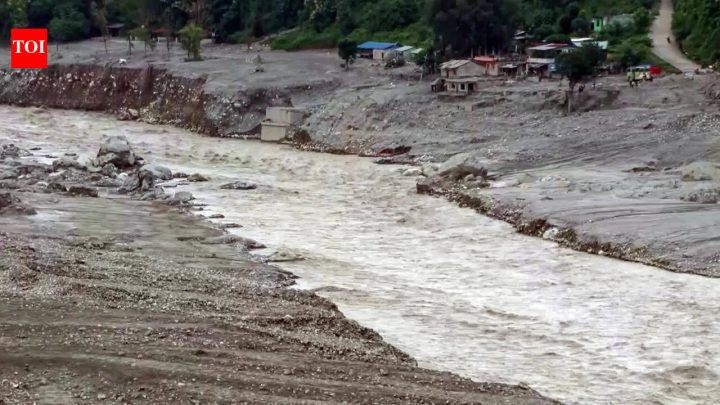 South AsiaNepal floods: Stranger ran past school screaming ‘Run, water’. It saved 370 kids, teachers