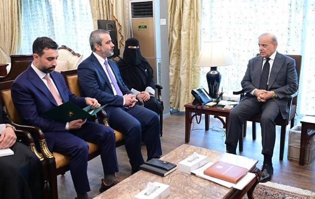 PM Shehbaz says govt ready for constructive dialogue with opposition