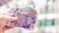 Canadian Dollar Falls Below 200 Against Pakistani Rupee