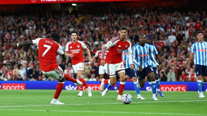 Arsenal rout Coventry 3-0 to begin Premier League title defence in style