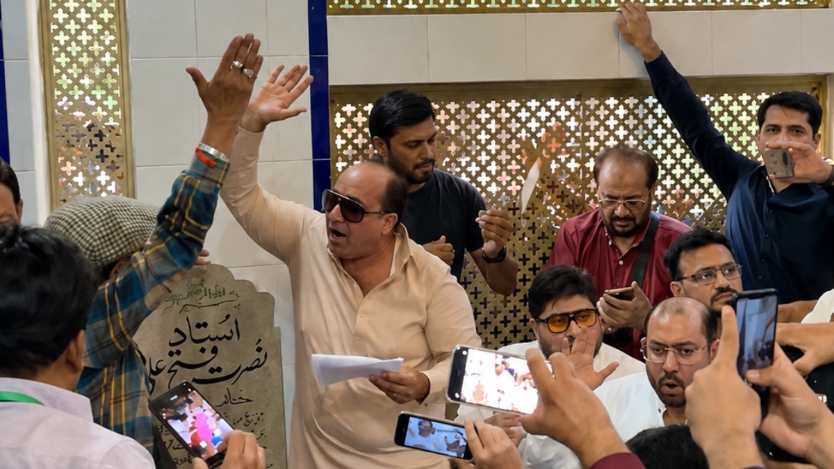 Rahat Fateh Ali Khan Faces Backlash for Performing Qawwali at Nusrat Fateh Ali Khan’s Grave