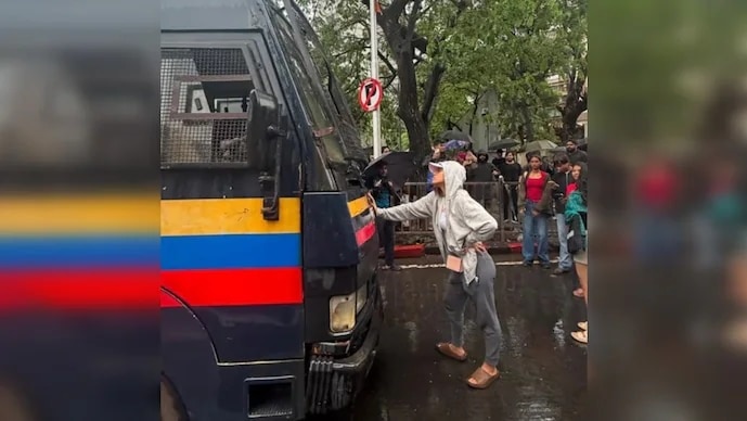 Mumbai model who stopped police van seeks FIR withdrawal, action against threats
