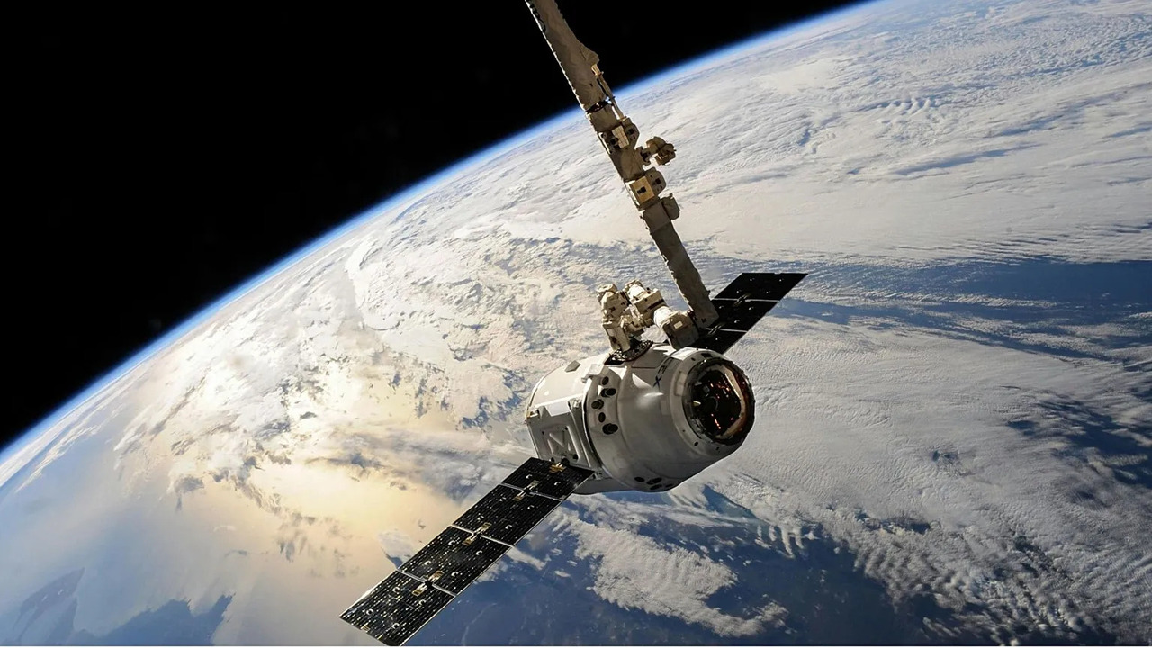 Pakistan Moves to Welcome Global Satellite Internet Companies