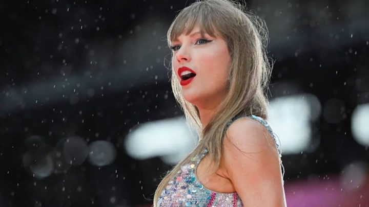 Taylor Swift delights fans with performance at intimate Grammys event