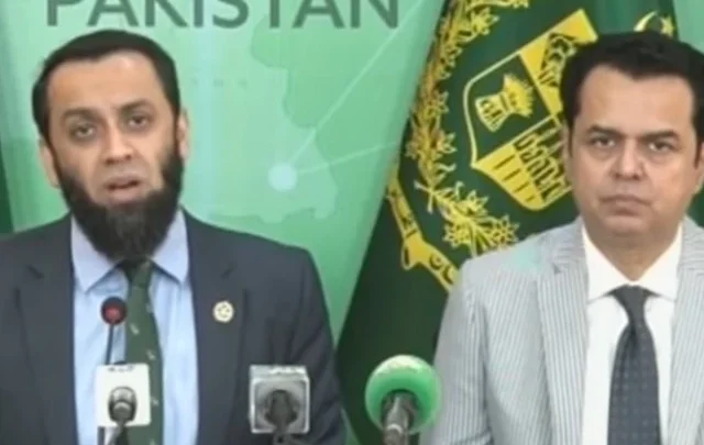 Govt calls SC order to shift Imran to private hospital 'discriminatory', files review petition