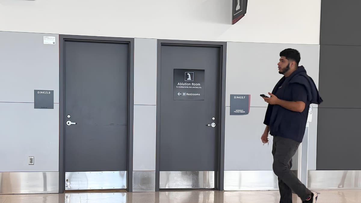 US State Demand Investigation of Muslim Prayer Facilities at Two Major Airports