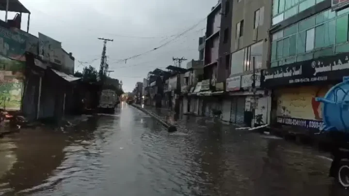 Heavy rain lashes Islamabad and Rawalpindi