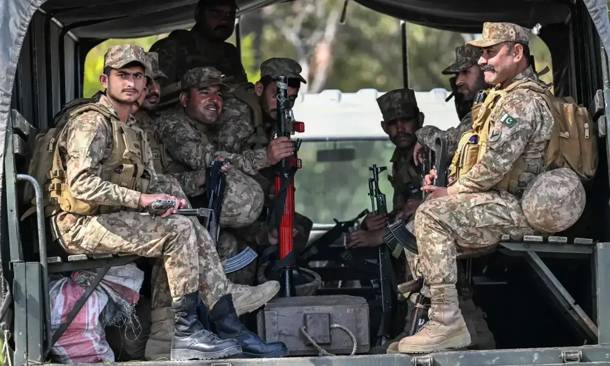 5 security personnel among 6 martyred in Balochistan Customs House attack; 21 terrorists killed across province