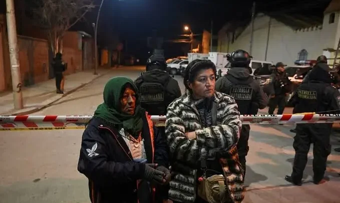 Bolivian army base blasts kill 2, wound dozens