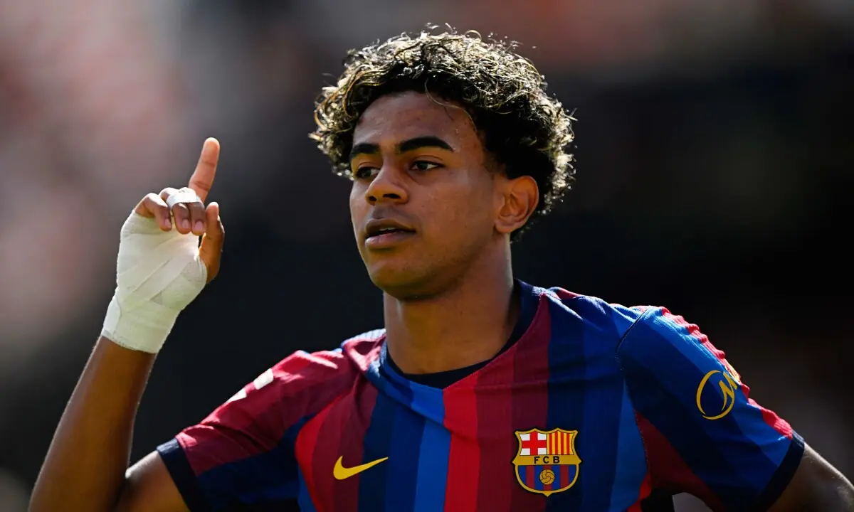 Lamine Yamal hits double as perfect Barcelona thrash Valencia