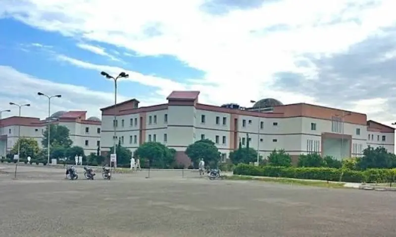 No casualties reported as fire breaks out in Bannu hospital's urology ward
