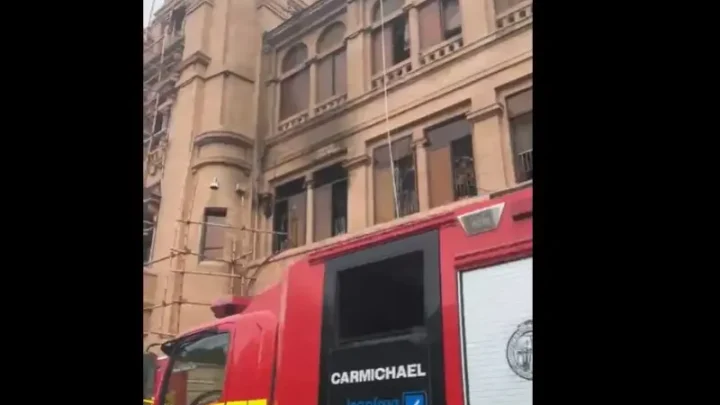 Fire erupts in AC's outer unit at Karachi Mayor Murtaza Wahab's office; no casualties reported