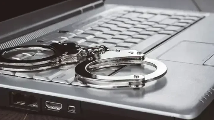 Two arrested for ‘acquiring and selling’ people’s data in Lahore