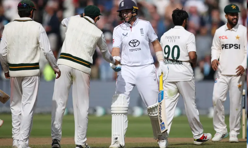 England survive scare to seal 3-0 sweep against Pakistan