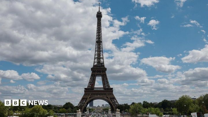 Eiffel Tower shut by staff protest after women moved for religious visit