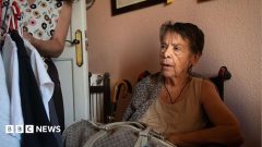 Dramatic eviction of woman aged 87 highlights Spain's housing shortage