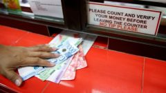 Why has the Philippines’ peso plunged to a record low?