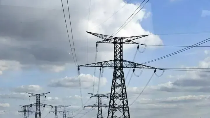 Govt invites bids for first 400MW wheeling auction, says it is exiting power procurement