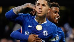 Fernandez transfers to Man City from Chelsea in joint British record fee