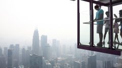 Toxic haze from Indonesian fires chokes Malaysian Borneo