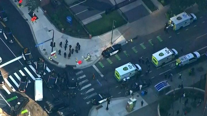 Minneapolis shooting kills two, wounds three police officers