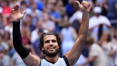 Alcaraz breezes into last eight at US Open