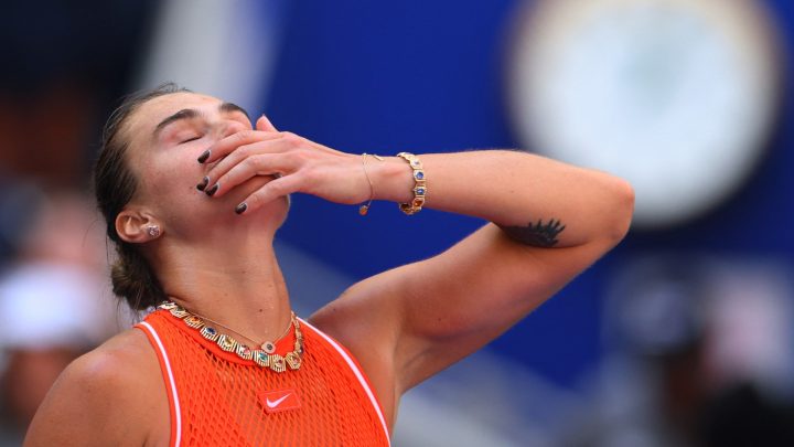 Sabalenka holds off Noskova to keep US Open three-peat bid alive