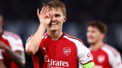 Misfiring Arsenal beat Napoli with Odegaard stunner in Champions League