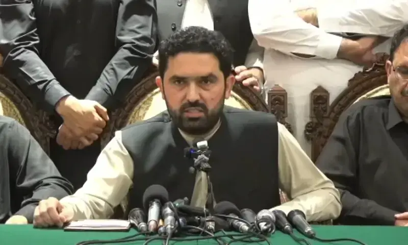 KP CM Afridi open to dialogue with govt but warns against 'misadventure'