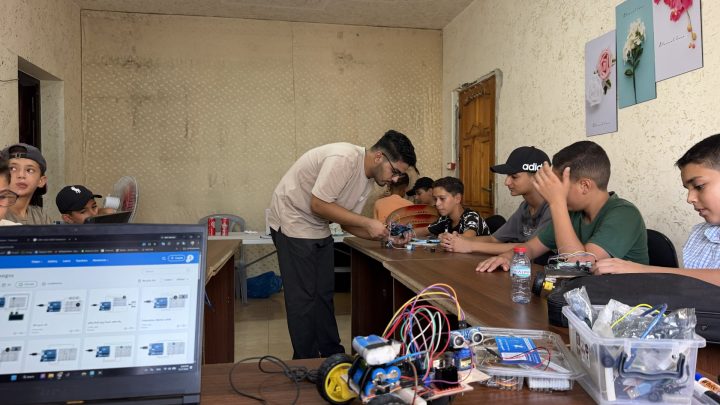 Lacking equipment, but not ambition: Gaza students try to keep up with tech