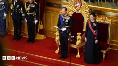 Norway's Haakon takes oath as mourners pay respects to late King