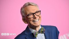 Legendary costume designer Bob Mackie dies aged 87