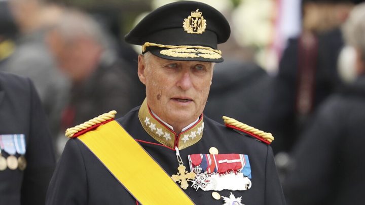 Norway’s Queen Mette-Marit joins procession to bring late King Harald V’s coffin to royal chapel