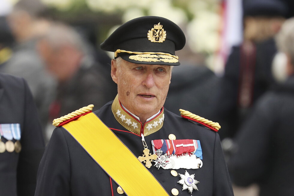 Norway's Queen Mette-Marit joins procession to bring late King Harald V's coffin to royal chapel