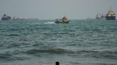 US military hits 3 Iranian oil tankers after saying Navy warships were targeted with missiles