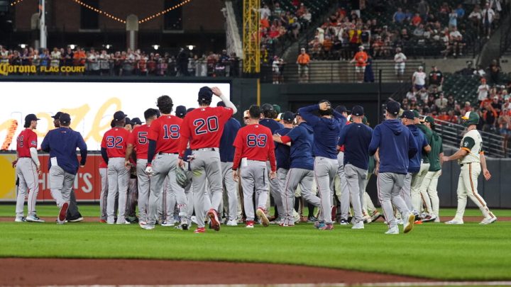 Benches clear between O’s and Red Sox after double play