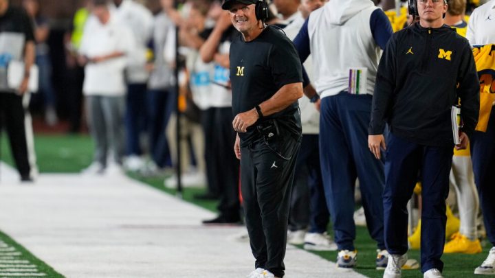 Veteran coaches surprised that stadium clock was not official clock in wild Michigan win Saturday