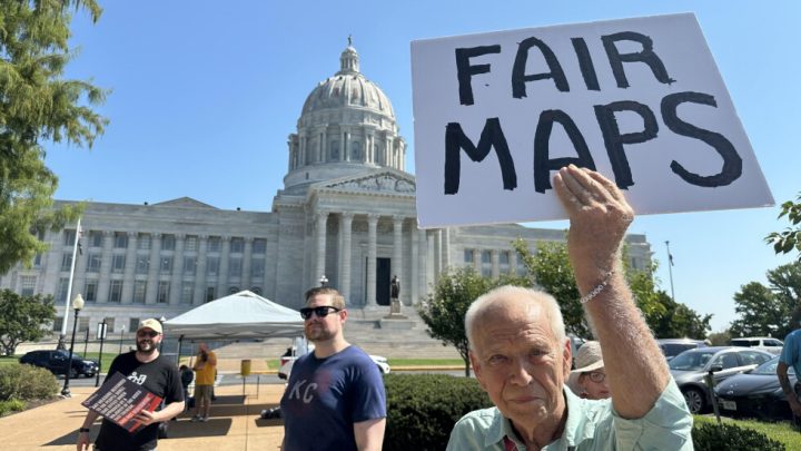 Federal judge temporarily blocks Missouri from using old House map after Supreme Court declined case