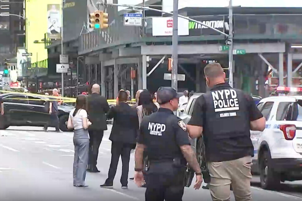 Woman randomly stabs 2 people in New York City's Times Square, killing 1, then is killed by police