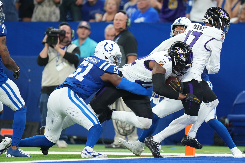 Colts hope to clean up defensive communication by having LB Akeem Davis-Gaither relay play calls