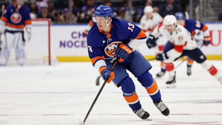 Islanders’ Mathew Barzal won’t skate for 2 weeks after aggravating an injury