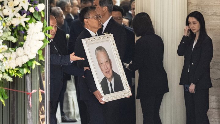 Funeral de Estado en Hong Kong honra a Tung Chee-hwa, primer líder poscolonial de la ciudad